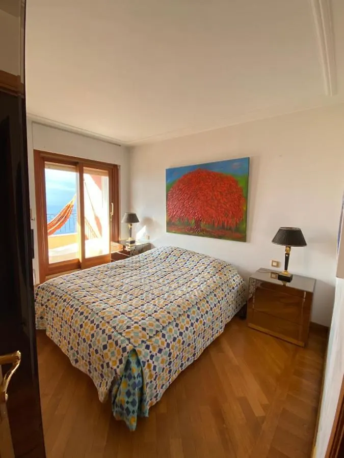Sunny Panoramic Balcony Apartment Eze
