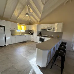  Apartment Ixoras Barbados