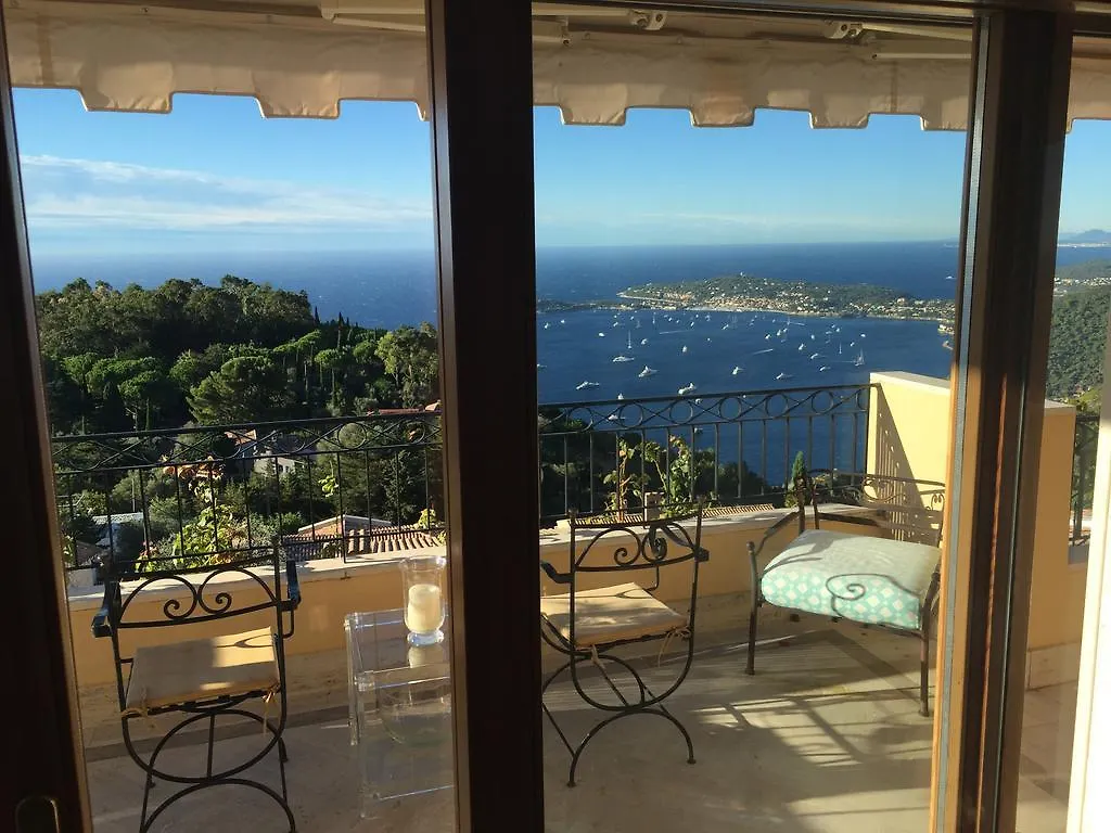 Sunny Panoramic Balcony Apartment Eze