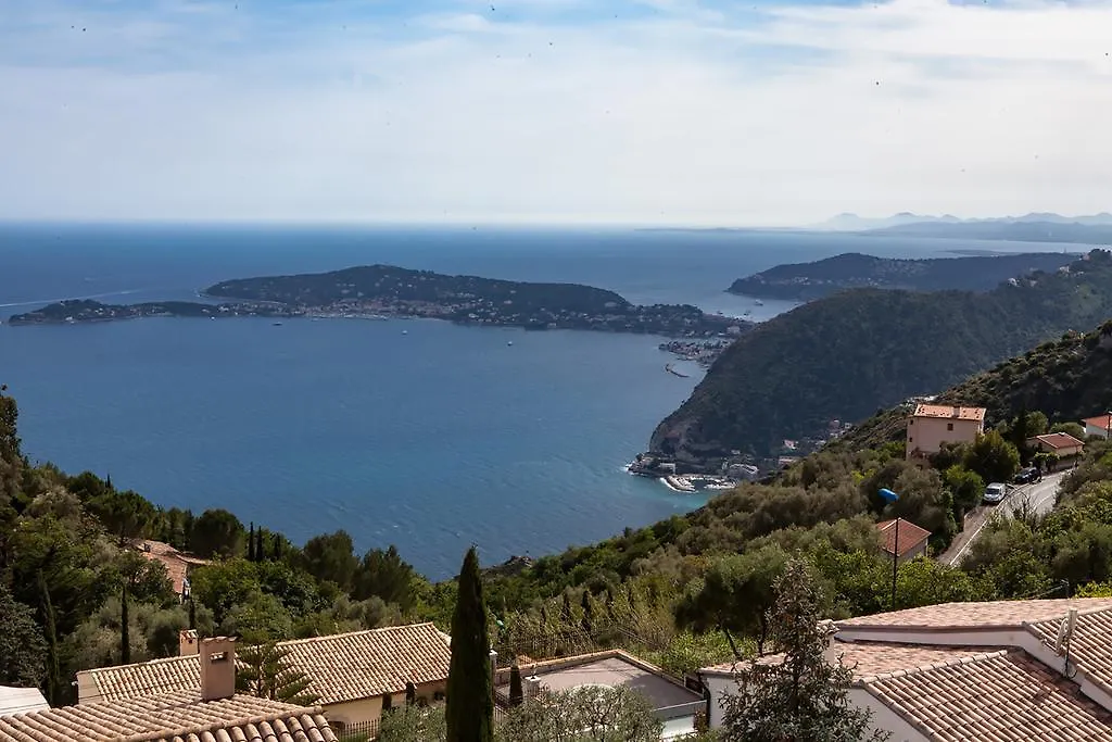 Sunny Panoramic Balcony Apartment Eze