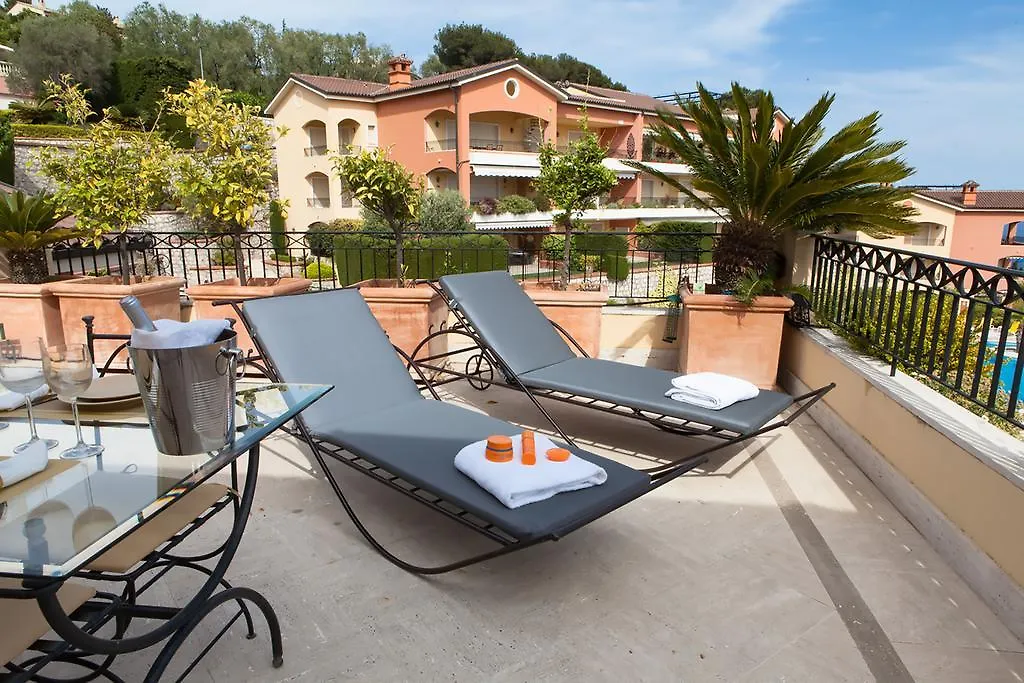 Sunny Panoramic Balcony Apartment Eze