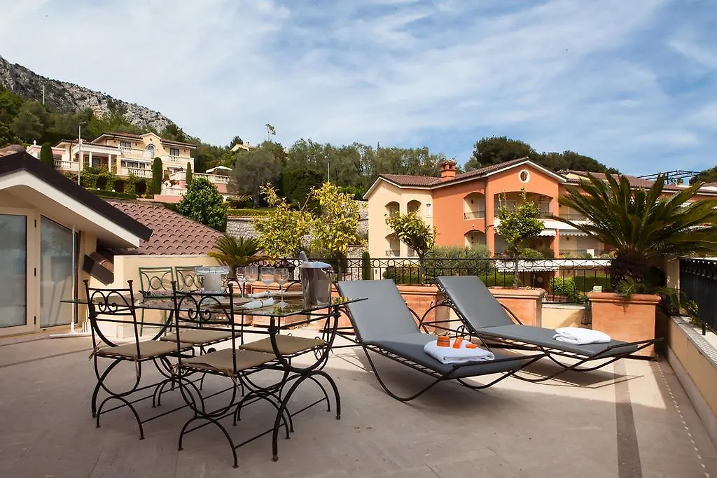 Sunny Panoramic Balcony Apartment Eze