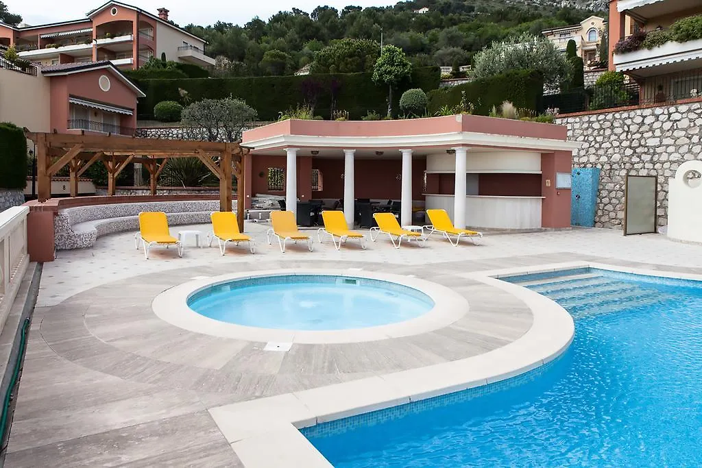 Sunny Panoramic Balcony Apartment Eze